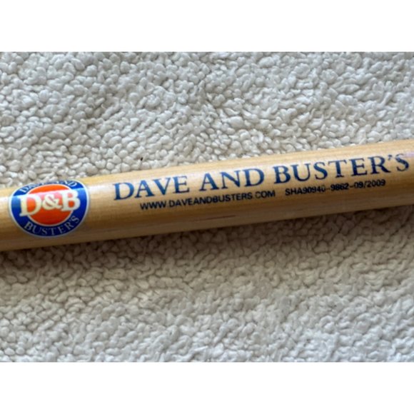 Dave and Buster's Mini collectable vintage bat 18inch - Picture 1 of 3